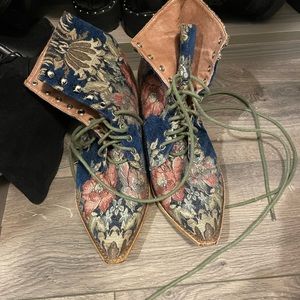 Jeffrey Campbell Tapestry Booties.Size 9.5